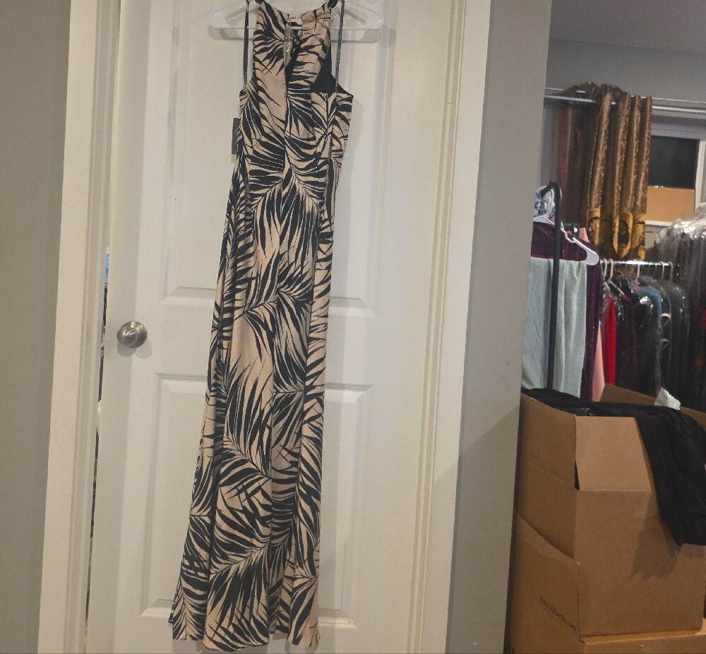 Vince Camuto Beige and Black Palm-Print Halter Maxi Dress - Picture 16 of 16